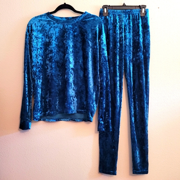 Papaya Pants - 2 Piece Velour Set